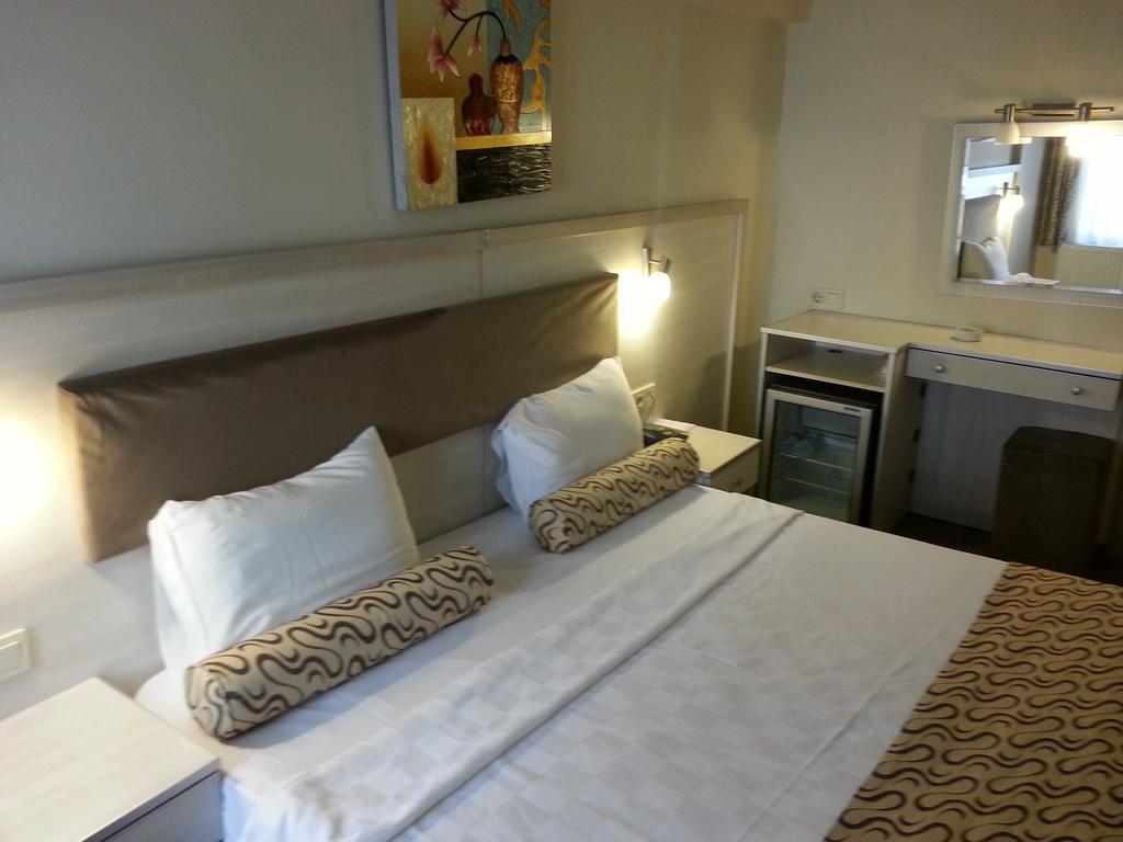 איזמיר Grand Zeybek Hotel מראה חיצוני תמונה