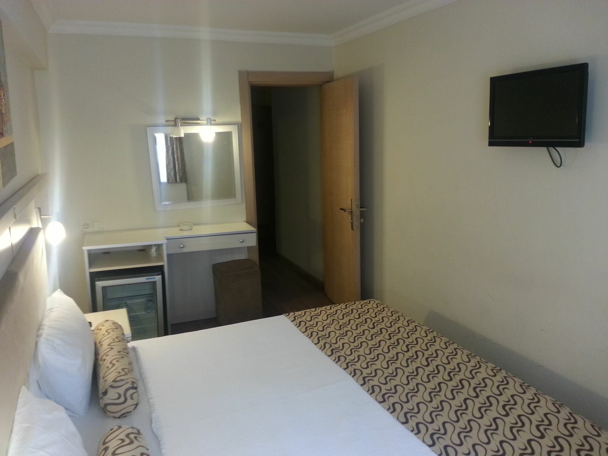 איזמיר Grand Zeybek Hotel מראה חיצוני תמונה