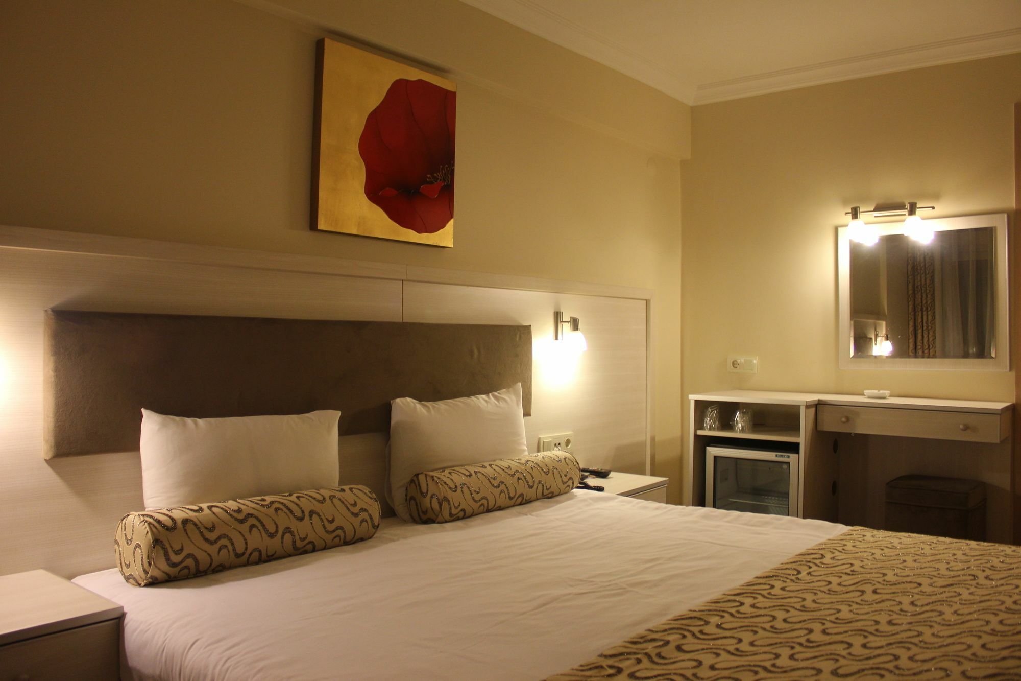 איזמיר Grand Zeybek Hotel מראה חיצוני תמונה