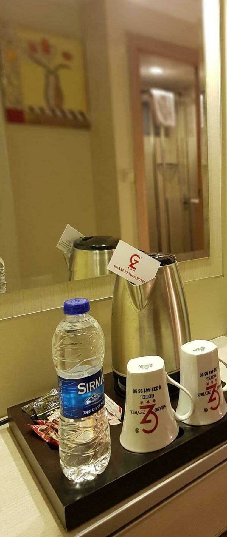 איזמיר Grand Zeybek Hotel מראה חיצוני תמונה
