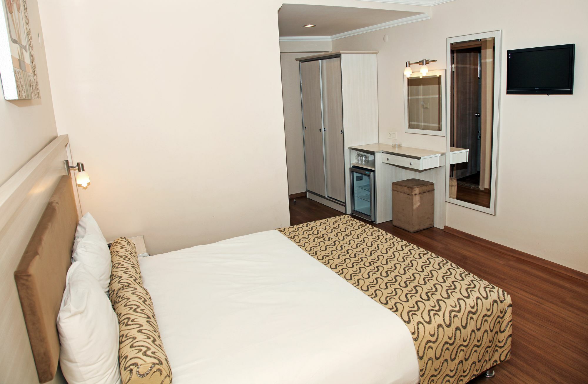 איזמיר Grand Zeybek Hotel מראה חיצוני תמונה
