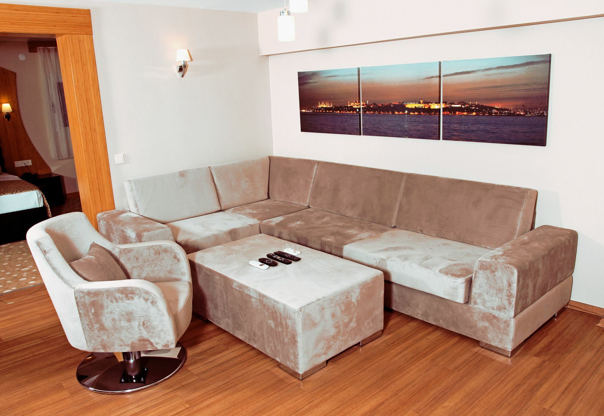 איזמיר Grand Zeybek Hotel מראה חיצוני תמונה