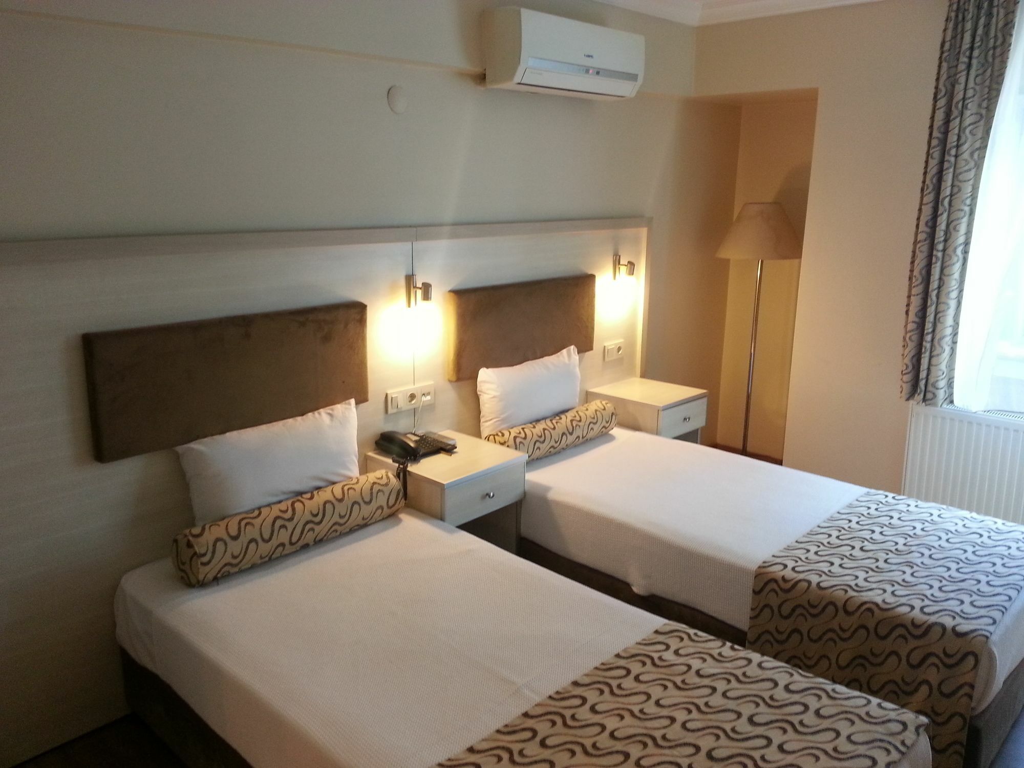 איזמיר Grand Zeybek Hotel מראה חיצוני תמונה